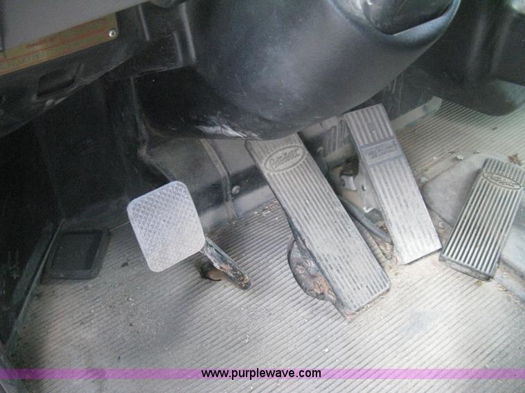 image for item H6334 2008 Peterbilt 340 dump truck