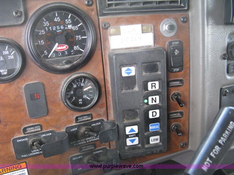 image for item H6334 2008 Peterbilt 340 dump truck