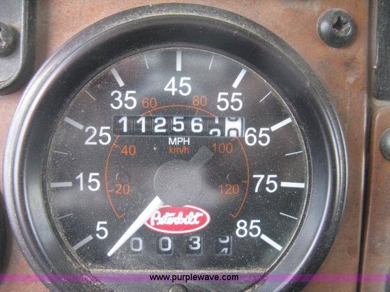 image for item H6334 2008 Peterbilt 340 dump truck