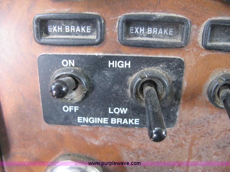 image for item H6334 2008 Peterbilt 340 dump truck