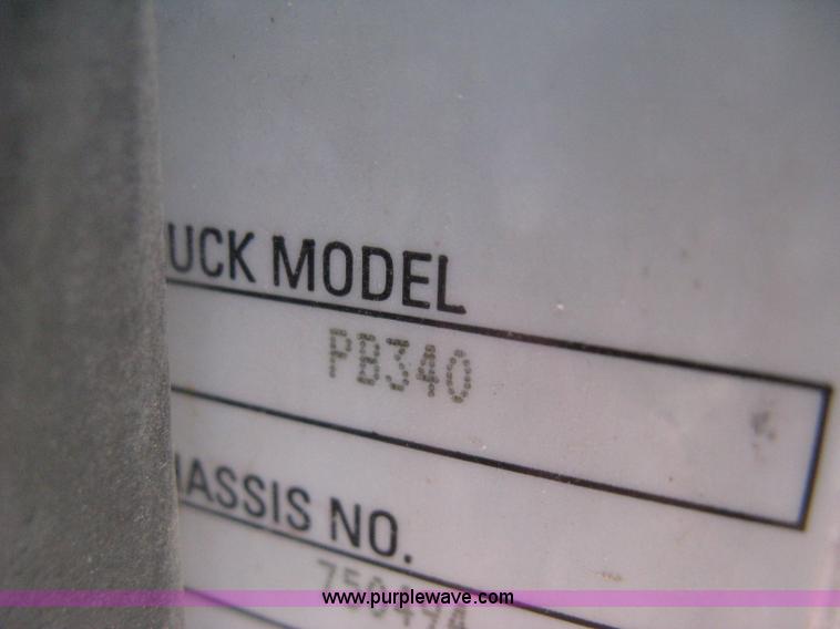 image for item H6334 2008 Peterbilt 340 dump truck