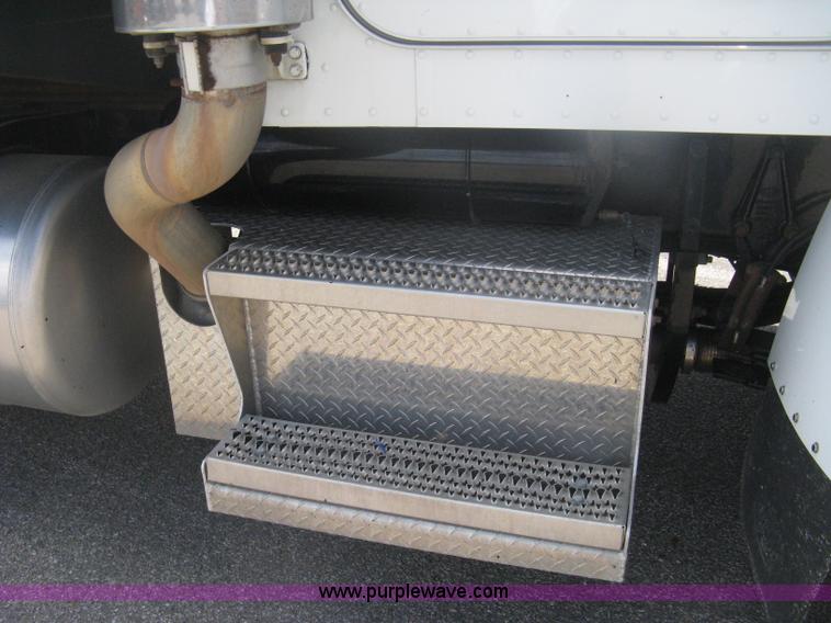 image for item H6334 2008 Peterbilt 340 dump truck