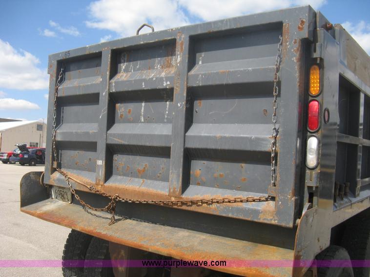 image for item H6334 2008 Peterbilt 340 dump truck