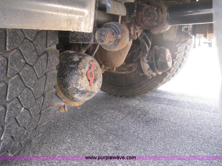 image for item H6334 2008 Peterbilt 340 dump truck