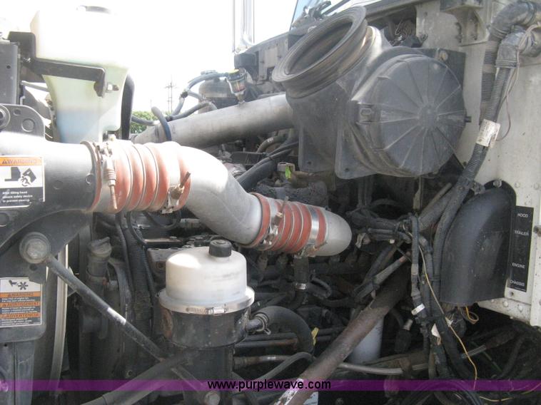 image for item H6334 2008 Peterbilt 340 dump truck