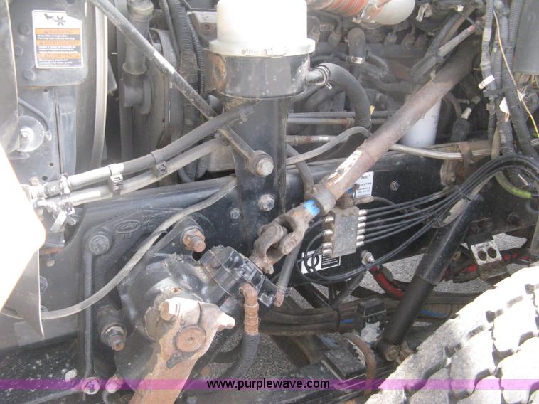 image for item H6334 2008 Peterbilt 340 dump truck