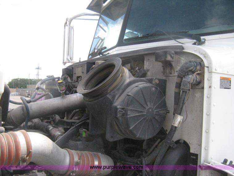 image for item H6334 2008 Peterbilt 340 dump truck