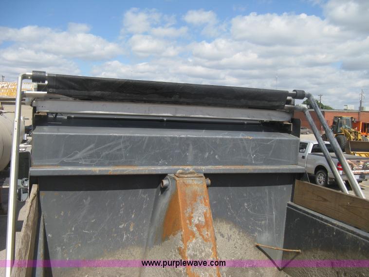 image for item H6334 2008 Peterbilt 340 dump truck