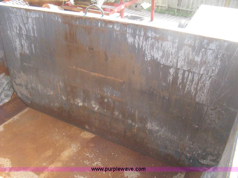 image for item H6334 2008 Peterbilt 340 dump truck