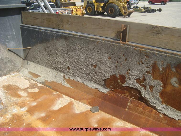 image for item H6334 2008 Peterbilt 340 dump truck