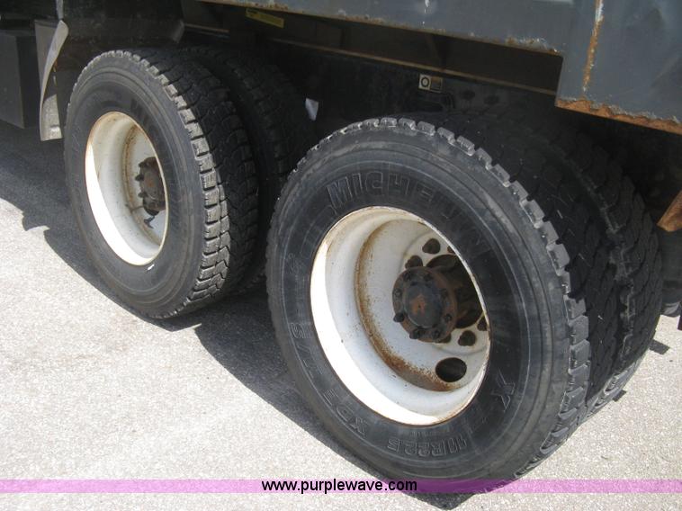 image for item H6334 2008 Peterbilt 340 dump truck