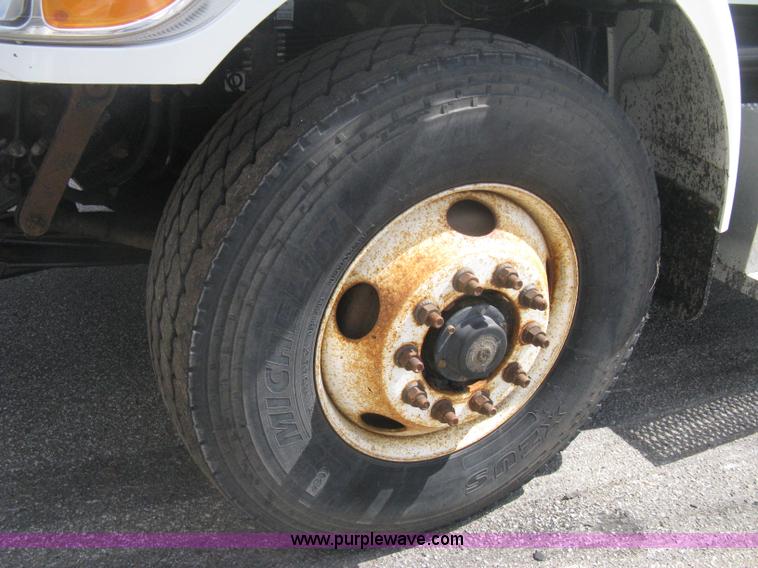 image for item H6334 2008 Peterbilt 340 dump truck