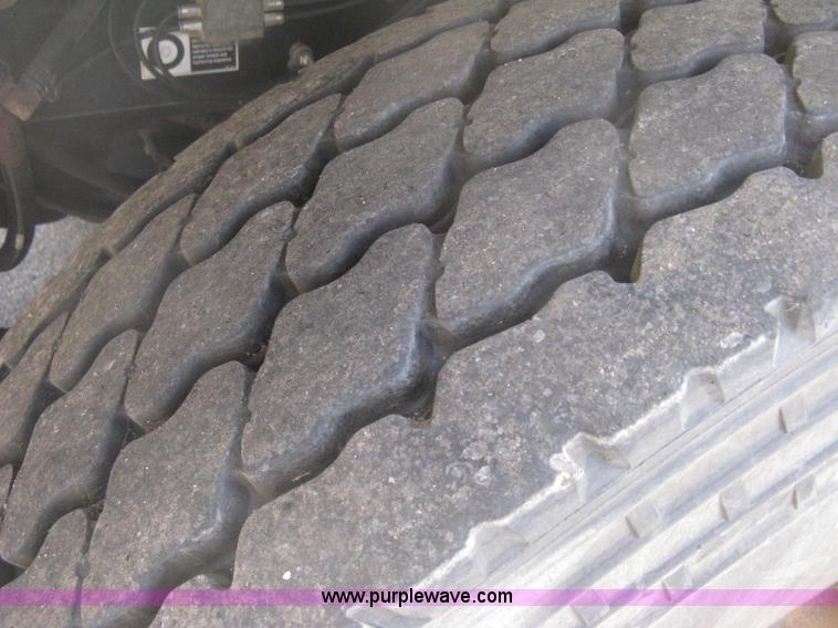 image for item H6334 2008 Peterbilt 340 dump truck