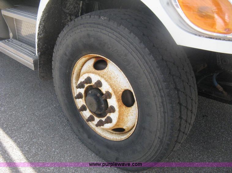 image for item H6334 2008 Peterbilt 340 dump truck