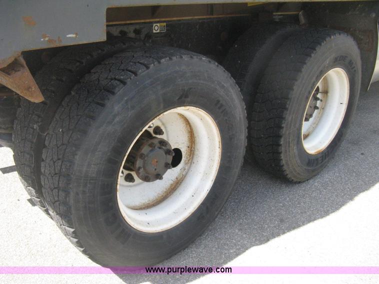 image for item H6334 2008 Peterbilt 340 dump truck