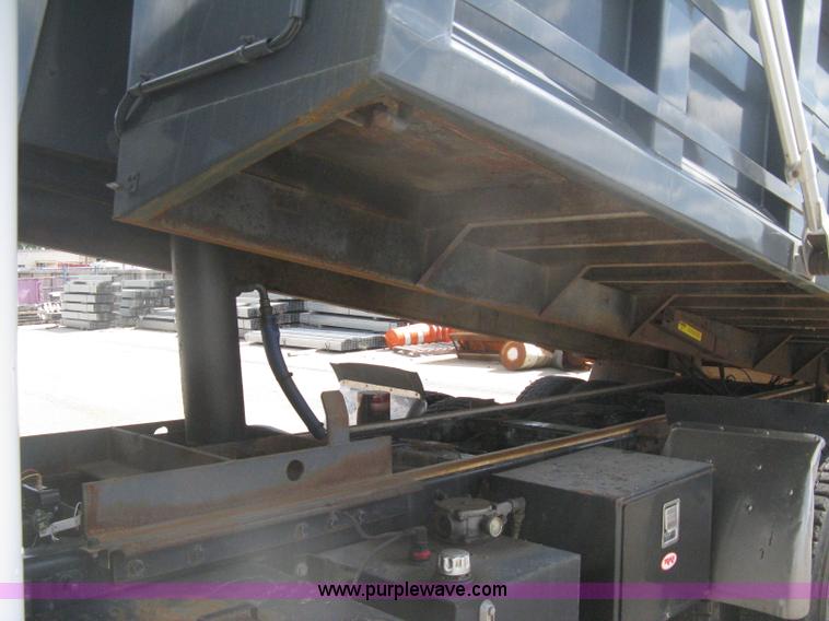 image for item H6334 2008 Peterbilt 340 dump truck