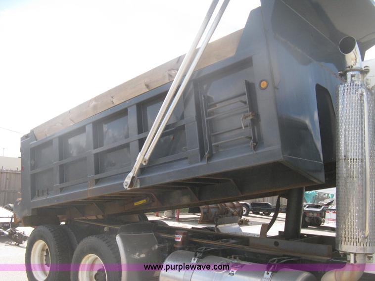 image for item H6334 2008 Peterbilt 340 dump truck