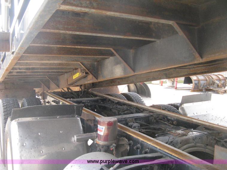 image for item H6334 2008 Peterbilt 340 dump truck