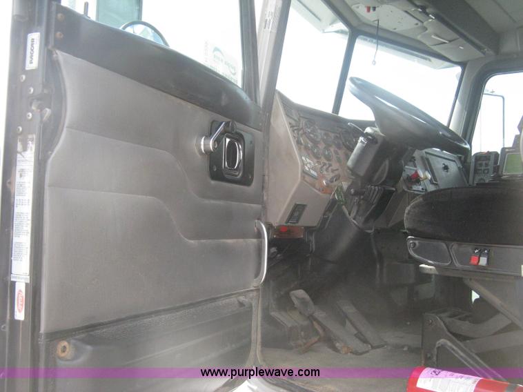 image for item H6335 2008 Peterbilt 340 dump truck