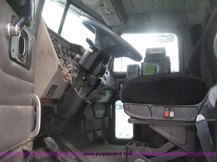 image for item H6335 2008 Peterbilt 340 dump truck