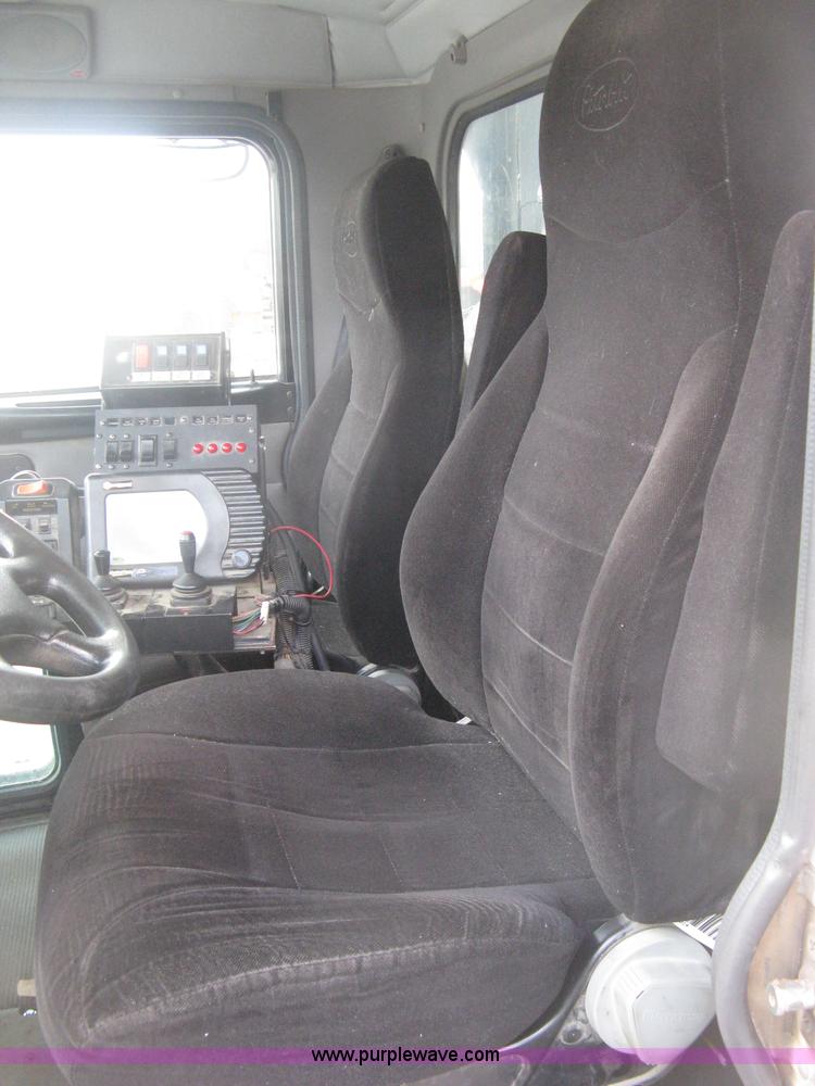 image for item H6335 2008 Peterbilt 340 dump truck