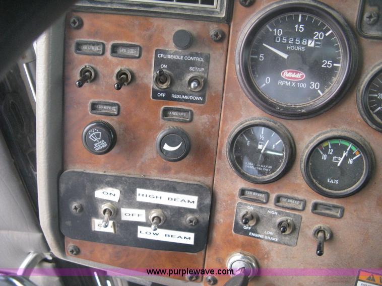 image for item H6335 2008 Peterbilt 340 dump truck