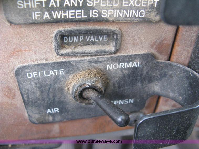 image for item H6335 2008 Peterbilt 340 dump truck