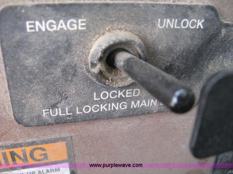 image for item H6335 2008 Peterbilt 340 dump truck