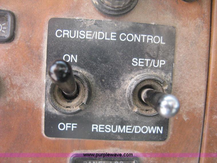 image for item H6335 2008 Peterbilt 340 dump truck