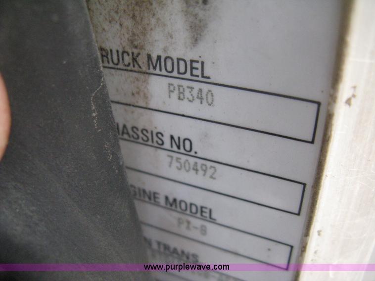 image for item H6335 2008 Peterbilt 340 dump truck