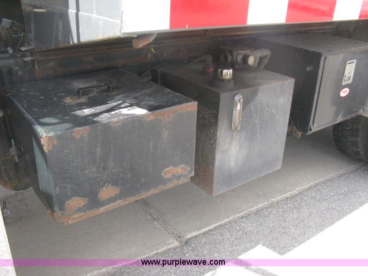 image for item H6335 2008 Peterbilt 340 dump truck