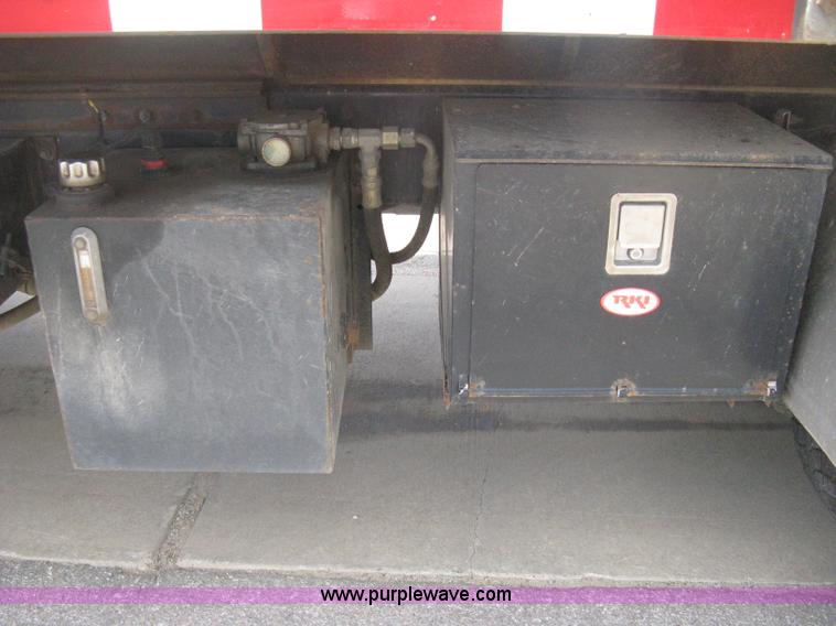 image for item H6335 2008 Peterbilt 340 dump truck