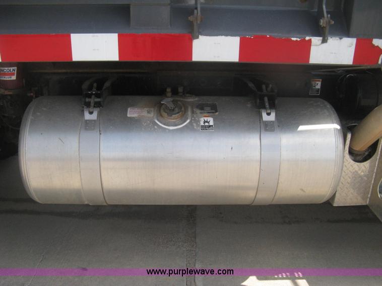 image for item H6335 2008 Peterbilt 340 dump truck