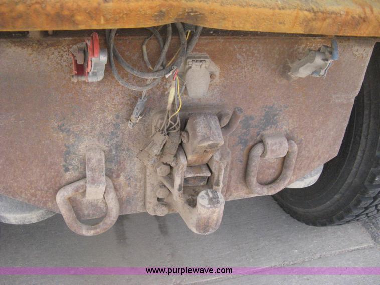 image for item H6335 2008 Peterbilt 340 dump truck