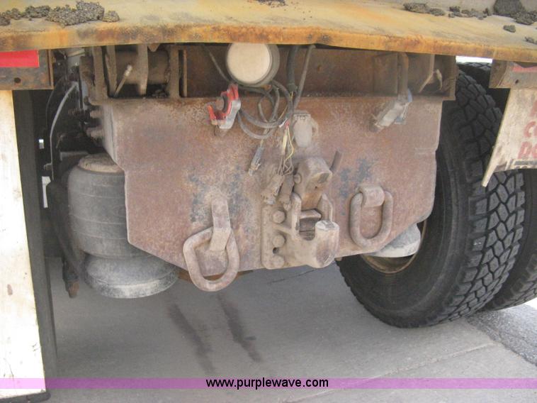 image for item H6335 2008 Peterbilt 340 dump truck