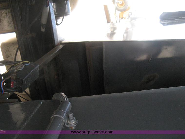 image for item H6335 2008 Peterbilt 340 dump truck