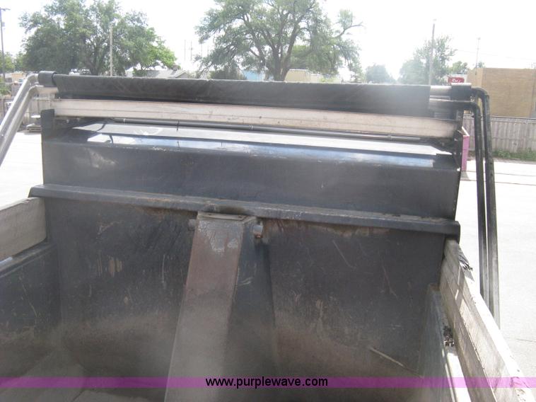 image for item H6335 2008 Peterbilt 340 dump truck