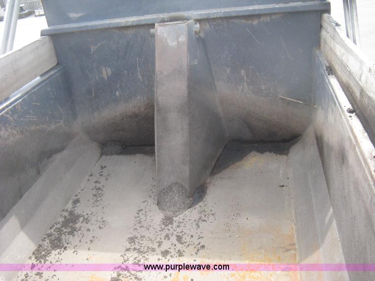 image for item H6335 2008 Peterbilt 340 dump truck