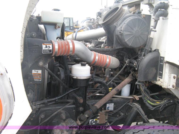 image for item H6335 2008 Peterbilt 340 dump truck