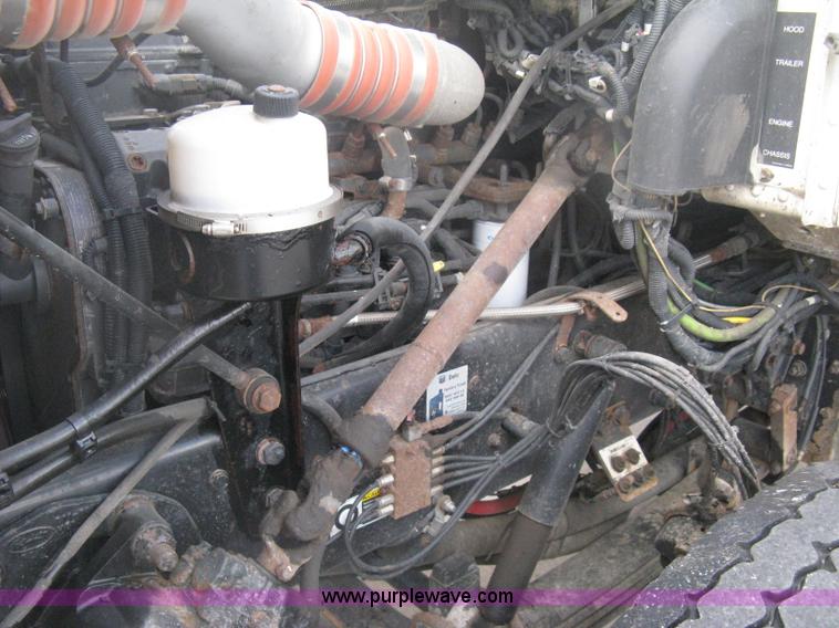 image for item H6335 2008 Peterbilt 340 dump truck