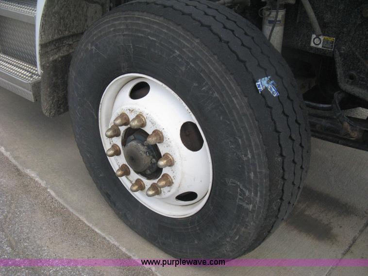 image for item H6335 2008 Peterbilt 340 dump truck