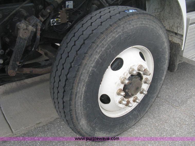 image for item H6335 2008 Peterbilt 340 dump truck