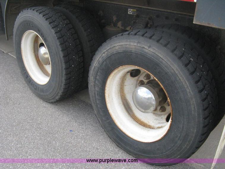 image for item H6335 2008 Peterbilt 340 dump truck