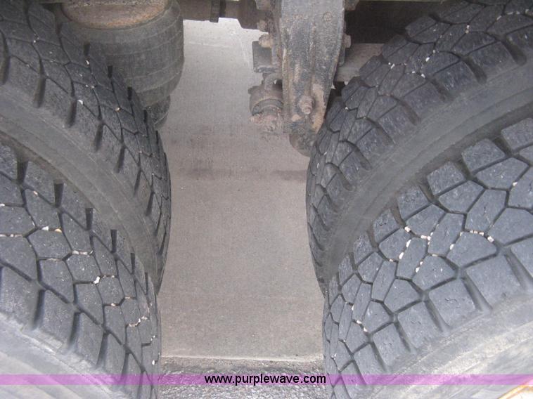 image for item H6335 2008 Peterbilt 340 dump truck