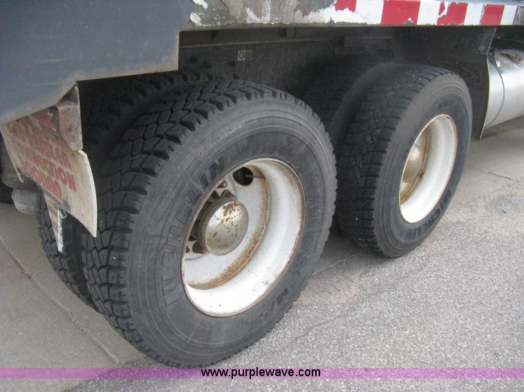 image for item H6335 2008 Peterbilt 340 dump truck