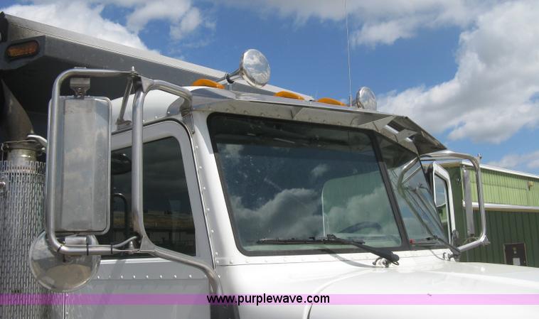 image for item H6335 2008 Peterbilt 340 dump truck