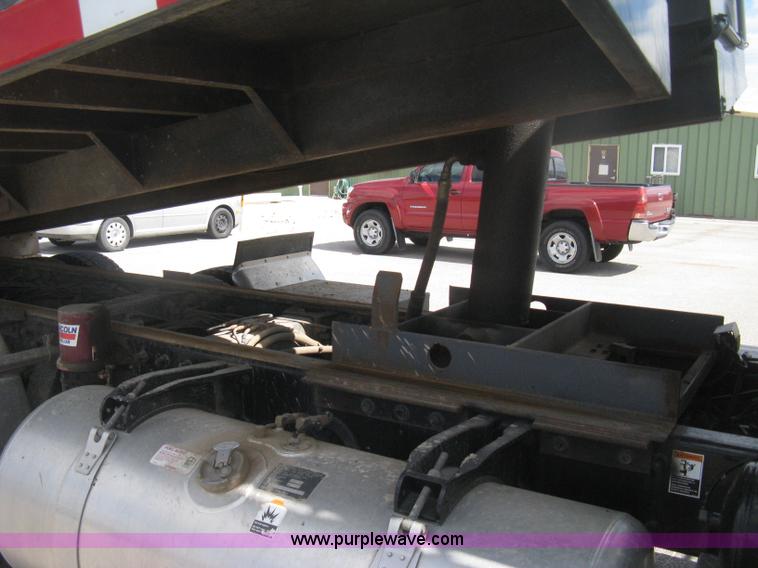 image for item H6335 2008 Peterbilt 340 dump truck