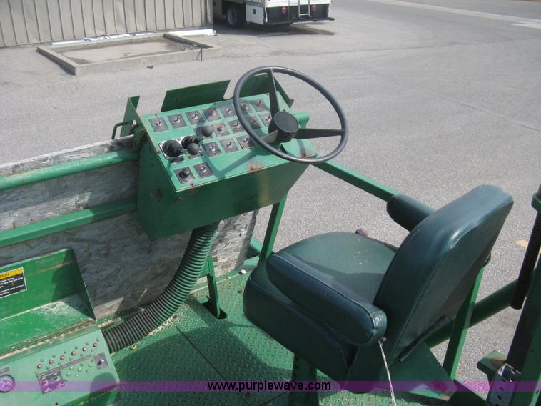 image for item H6336 Barber Greene BG-730 road widener