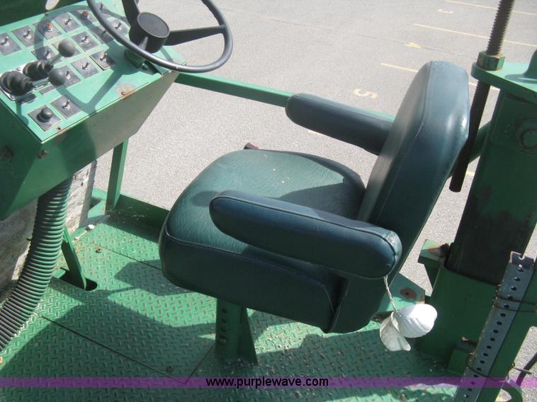 image for item H6336 Barber Greene BG-730 road widener