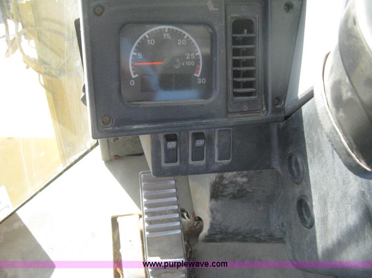 image for item H6339 1999 Caterpillar 950G wheel loader